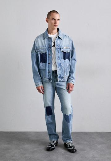 Джинсовая куртка