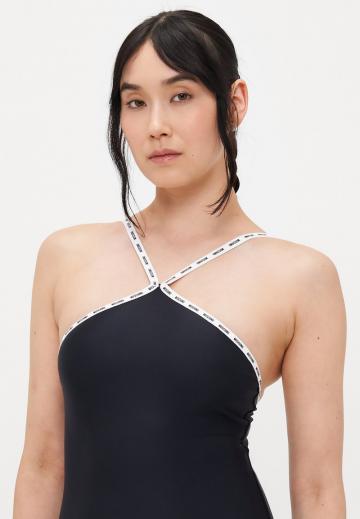 Слитный купальник