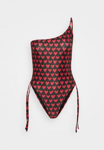 Слитный купальник