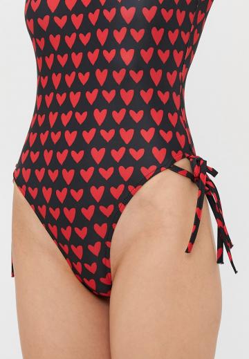 Слитный купальник