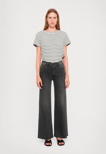 Клешеные джинсы