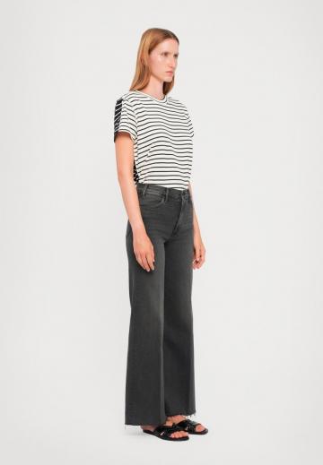 Клешеные джинсы