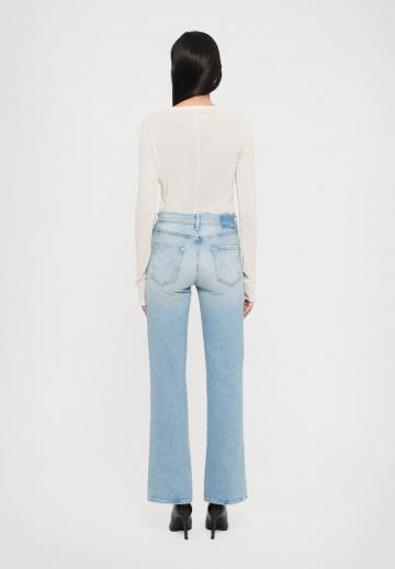 Прямые джинсы