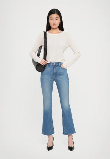 Клешеные брюки