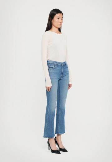 Клешеные брюки