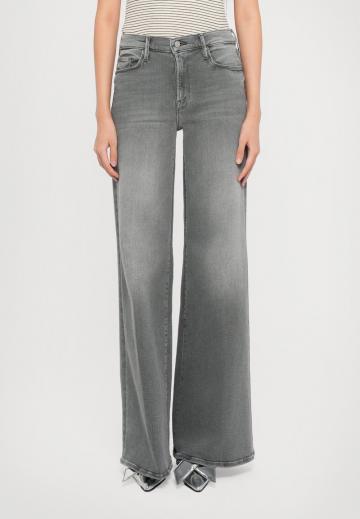 Клешеные джинсы
