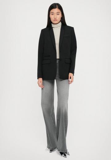 Клешеные джинсы