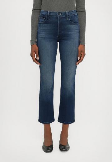 Короткие джинсы