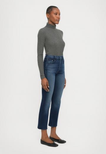 Короткие джинсы