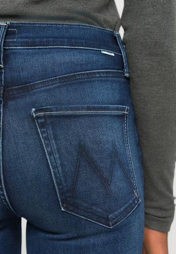 Короткие джинсы