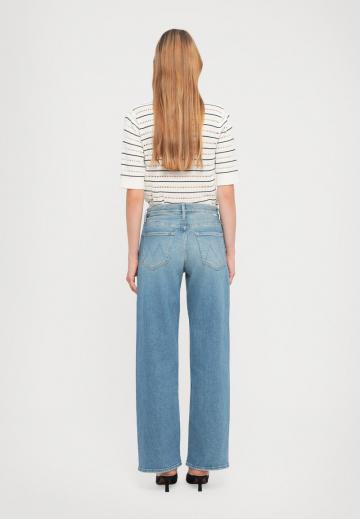 Джинсы бойфренда