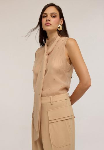 Блузка без рукавов