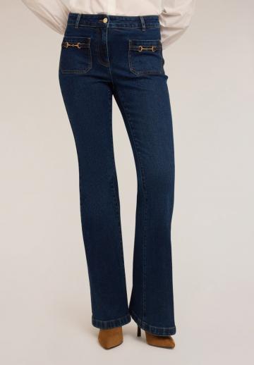 Клешеные джинсы