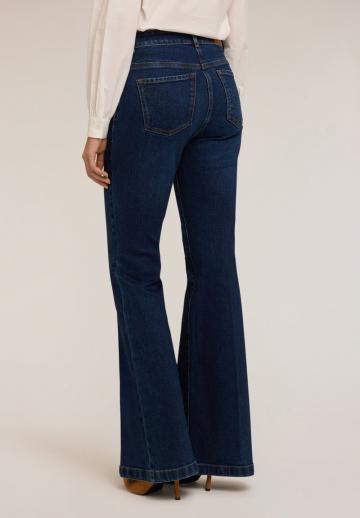 Клешеные джинсы