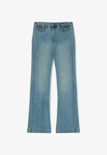 Клешеные джинсы