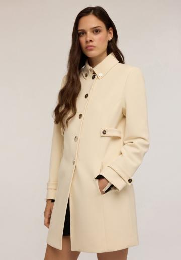 Короткое пальто