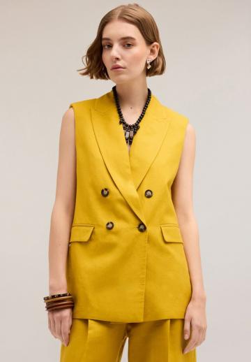 Длинный жилет