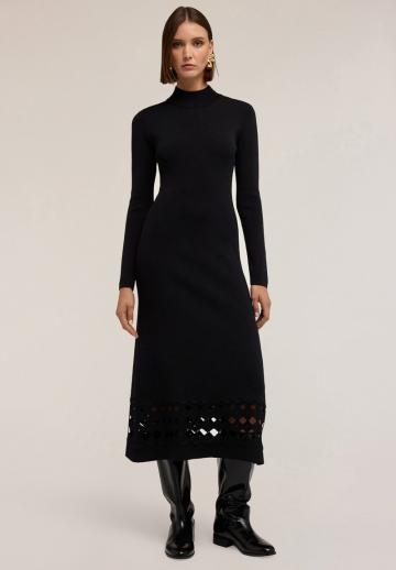 Вязаное платье