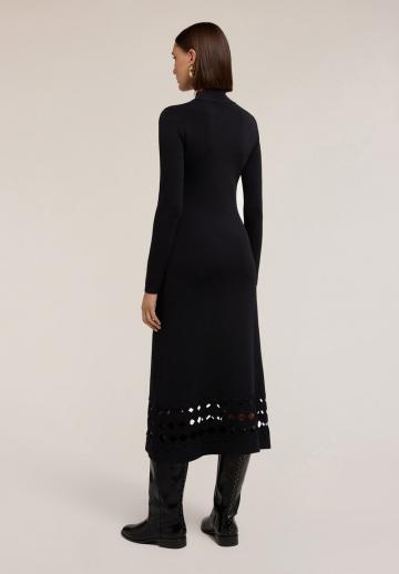 Вязаное платье