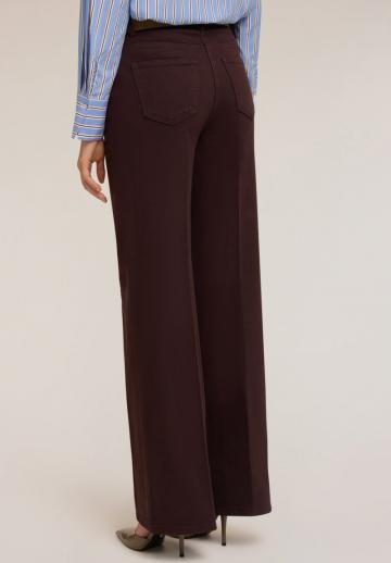 Клешеные джинсы