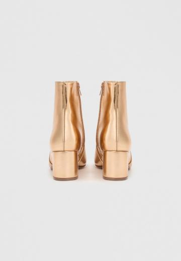 Широкие сапоги