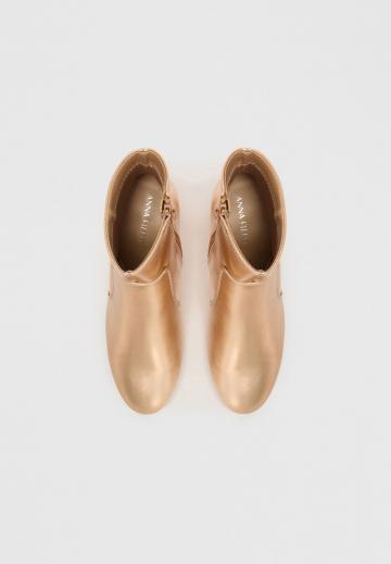 Широкие сапоги