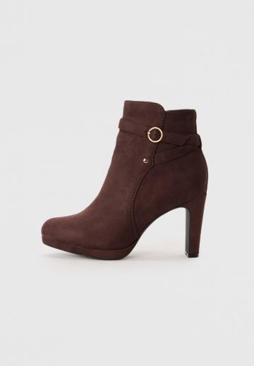 Полусапожки на высоком каблуке