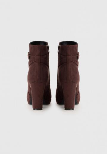 Полусапожки на высоком каблуке