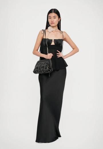 Топ на бретельках