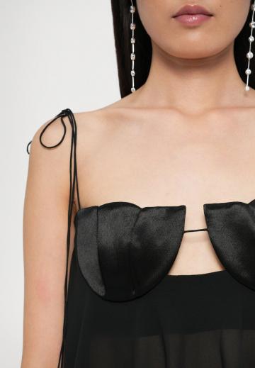 Топ на бретельках