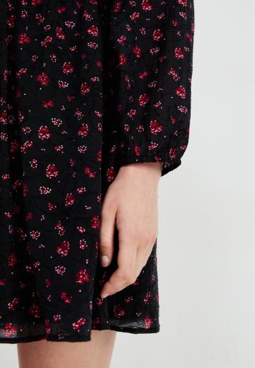 Короткое платье