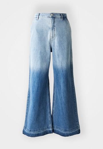 Клешеные джинсы