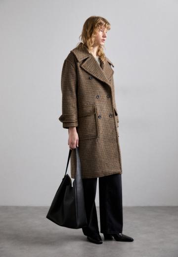 Шерстяное пальто