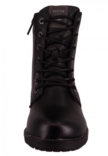 Ботинки на шнуровке