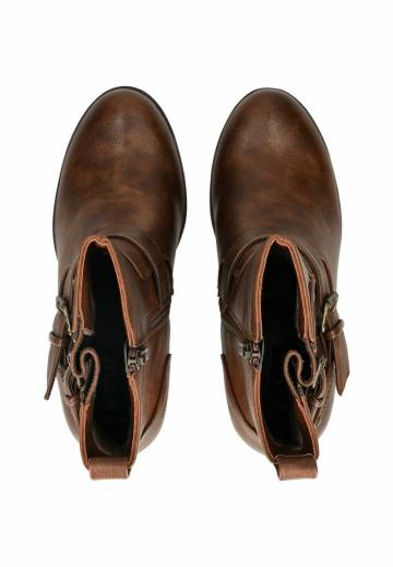 Полусапожки на высоком каблуке