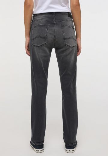 Узкие джинсы