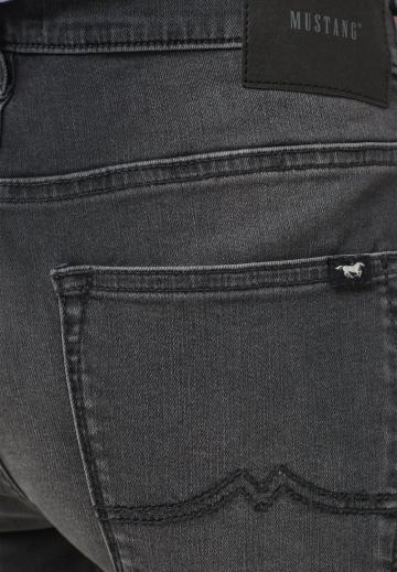 Узкие джинсы