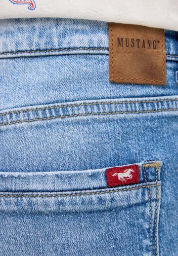 Клешеные брюки