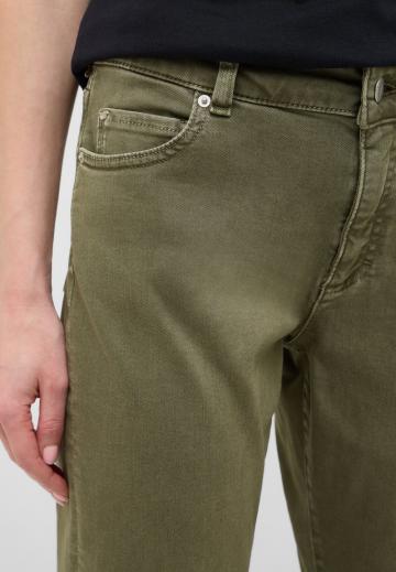 Узкие джинсы