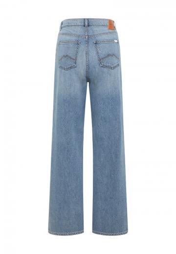 Прямые джинсы