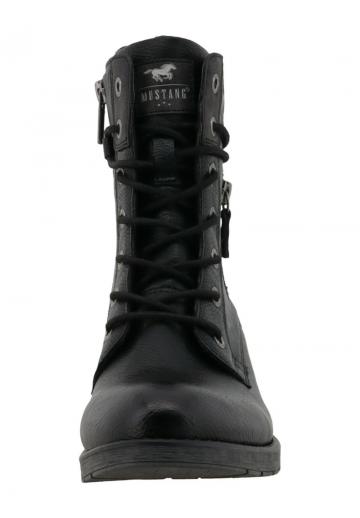 Ботинки на шнуровке