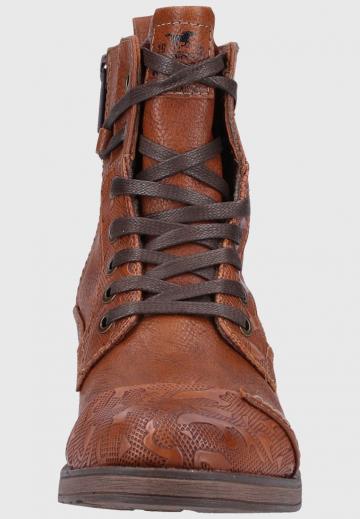 Ботинки на шнуровке