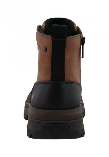 Ботинки на шнуровке