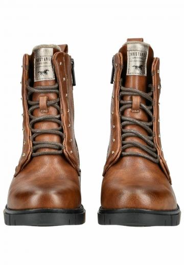 Ботинки на шнуровке