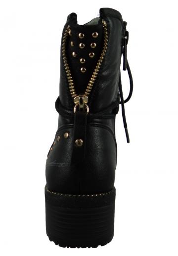 Ботинки на шнуровке