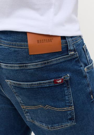 Узкие джинсы