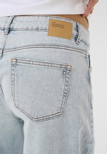 Клешеные джинсы