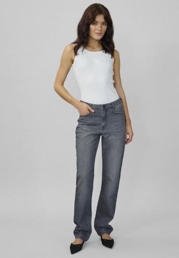 Прямые джинсы