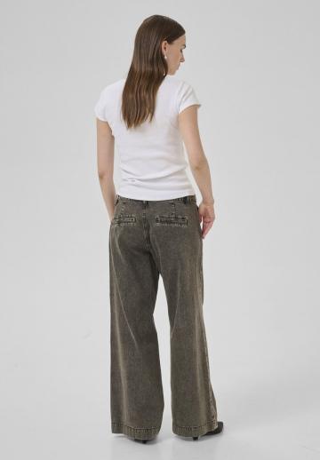 Клешеные джинсы