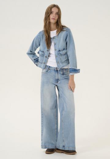 Джинсовая жилетка